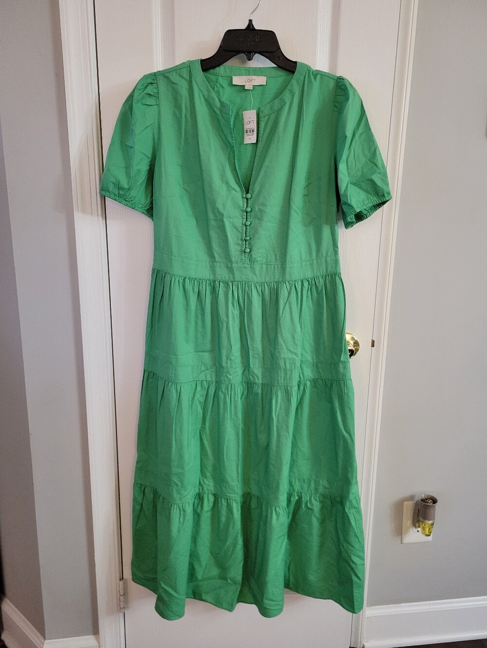 NWT LOFT Green Puff Short Sleeve Tiered Midi Dress Size 10 Cotton Blend